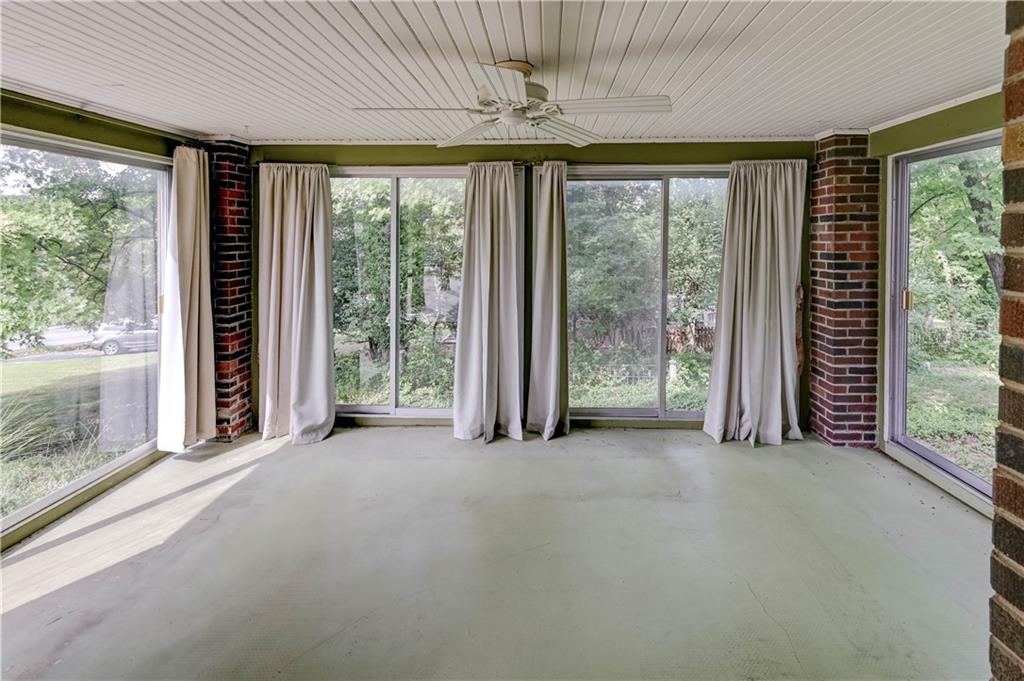 Kansas City, Missouri 64133, United States, 4 Bedrooms Bedrooms, ,3 BathroomsBathrooms,Residential,Pending,200795