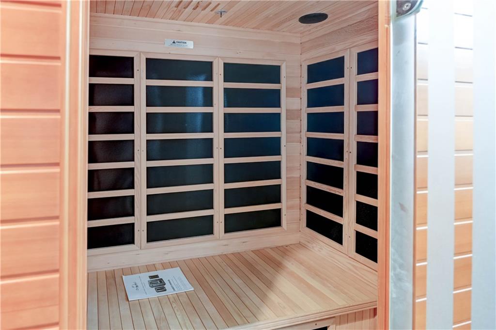 Kansas City, Missouri 64133, United States, 4 Bedrooms Bedrooms, ,3 BathroomsBathrooms,Residential,Pending,200795