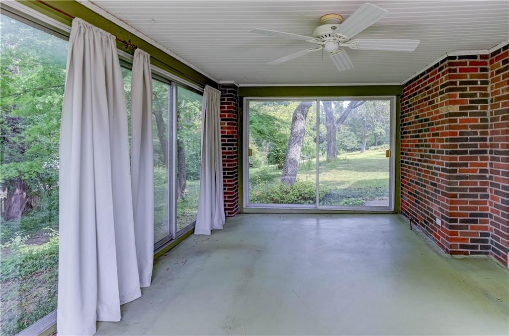 Kansas City, Missouri 64133, United States, 4 Bedrooms Bedrooms, ,3 BathroomsBathrooms,Residential,Pending,200795