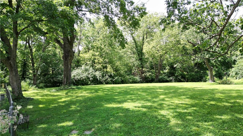 Kansas City, Missouri 64133, United States, 4 Bedrooms Bedrooms, ,3 BathroomsBathrooms,Residential,Pending,200795