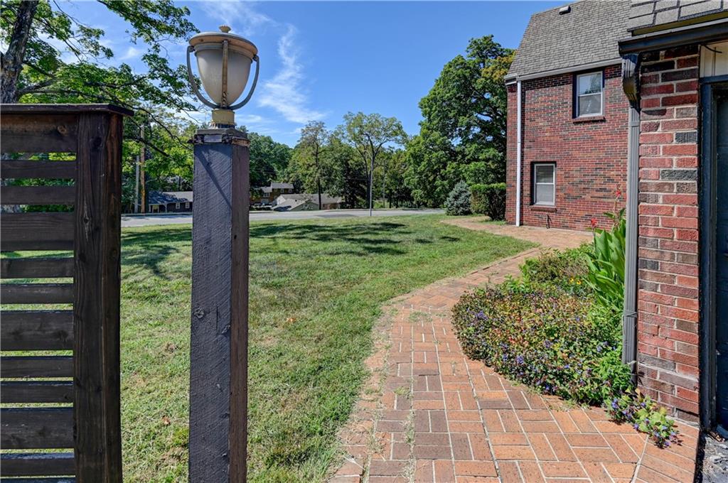 Kansas City, Missouri 64133, United States, 4 Bedrooms Bedrooms, ,3 BathroomsBathrooms,Residential,Pending,200795