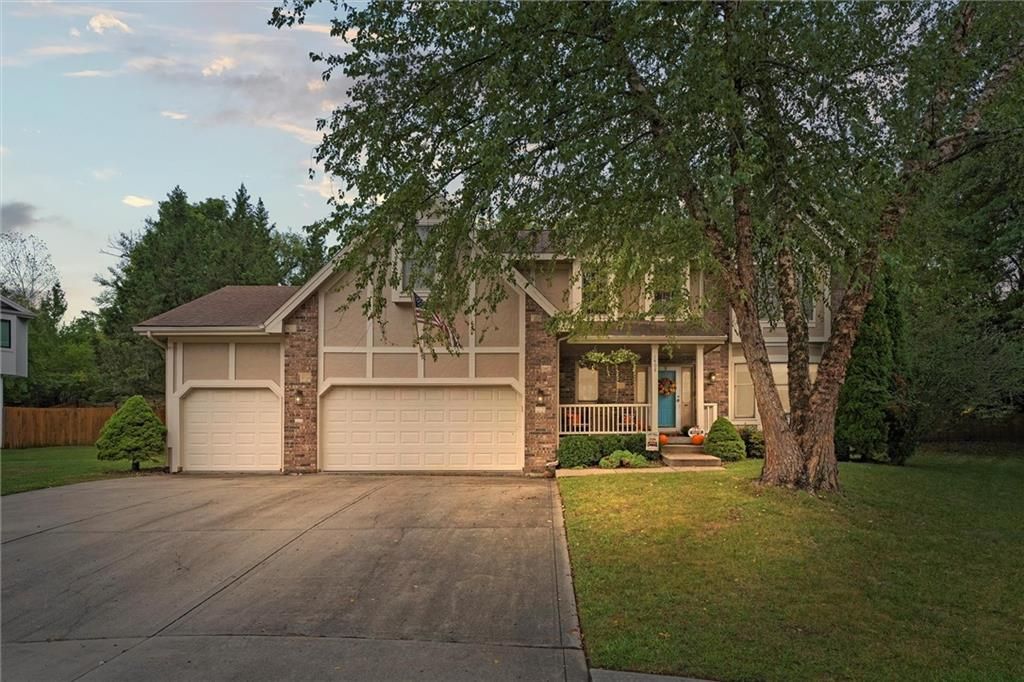 Photo of 1408 Telford Drive, Liberty, MO 64068 (MLS # 2559969)