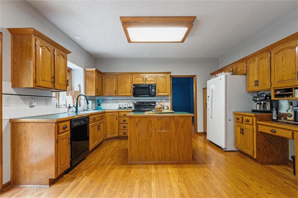 Photo of 1408 Telford Drive, Liberty, MO 64068 (MLS # 2559969)