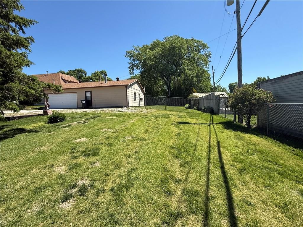 Photo of 717 Iowa Street, Hiawatha, KS 66434 (MLS # 2619004)