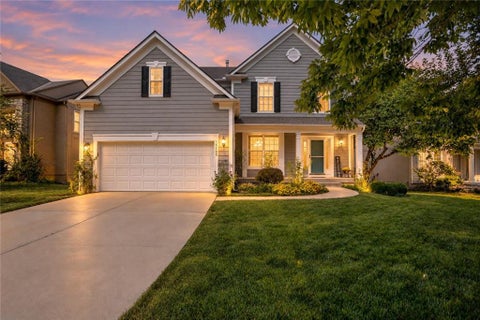 Photo of 15182 W 158th Terrace, Olathe, KS 66062 (MLS # 2640215)