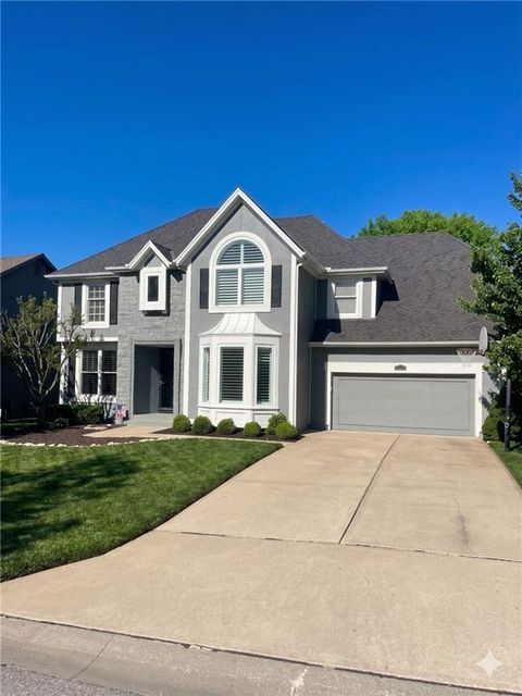 Photo of 5412 W 132 Terrace, Overland Park, KS 66209 (MLS # 2616420)