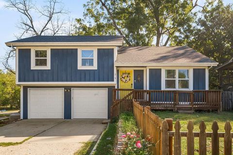 205 Pleasant Street Tonganoxie KS 66086