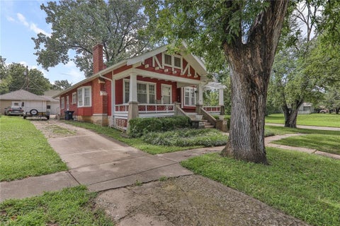 Photo of 416 S 6th Street, Independence, KS 67301 (MLS # 2642490)