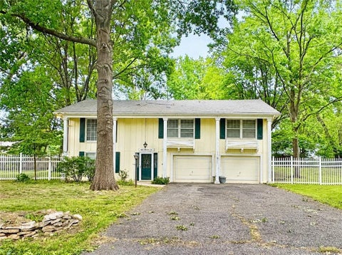 Photo of 802 S 10th Street, Louisburg, KS 66053 (MLS # 2633804)