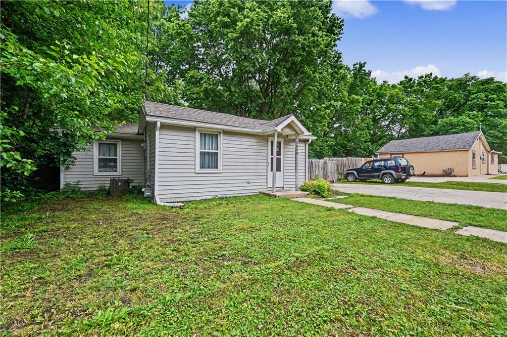 Photo of 1418 Maple Lane, Lawrence, KS 66044 (MLS # 2632595)