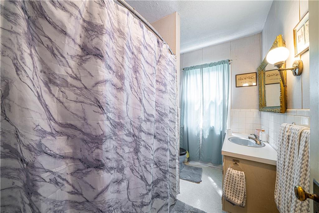 St Joseph, Missouri 64506, United States, 3 Bedrooms Bedrooms, ,2 BathroomsBathrooms,Residential,Active,178485