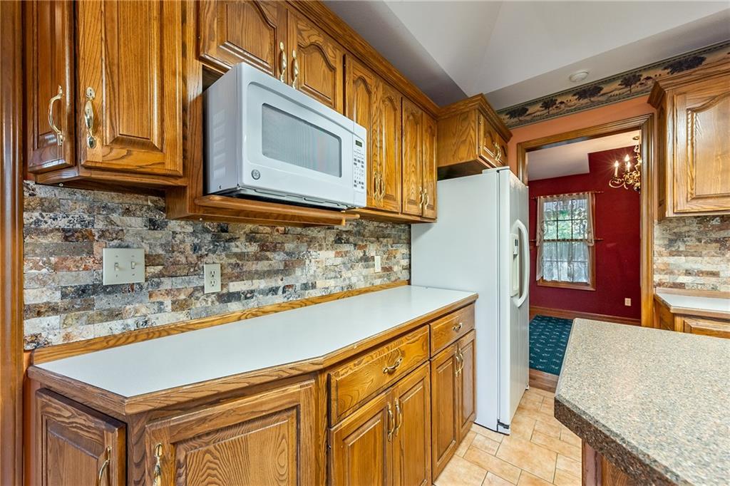 St Joseph, Missouri 64504, United States, 4 Bedrooms Bedrooms, ,3 BathroomsBathrooms,Residential,Active,37622