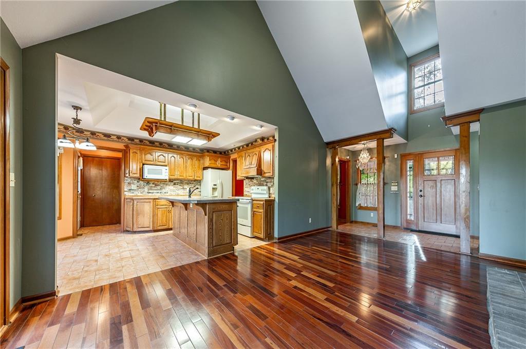 St Joseph, Missouri 64504, United States, 4 Bedrooms Bedrooms, ,3 BathroomsBathrooms,Residential,Active,37622