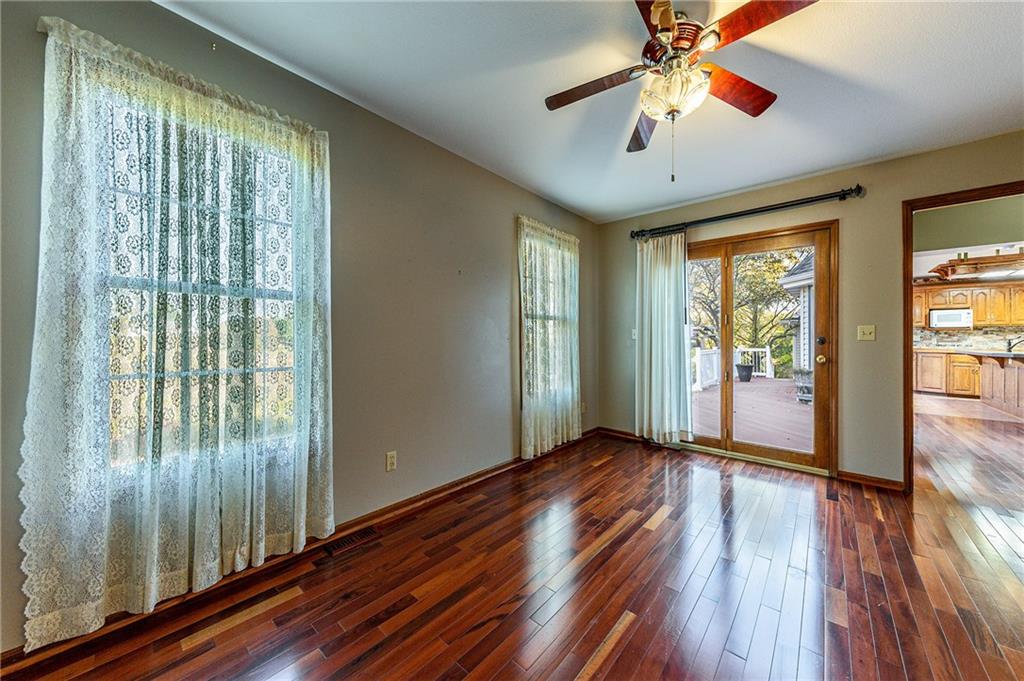 St Joseph, Missouri 64504, United States, 4 Bedrooms Bedrooms, ,3 BathroomsBathrooms,Residential,Active,37622