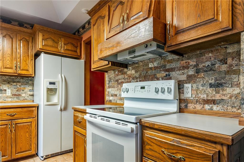 St Joseph, Missouri 64504, United States, 4 Bedrooms Bedrooms, ,3 BathroomsBathrooms,Residential,Active,37622