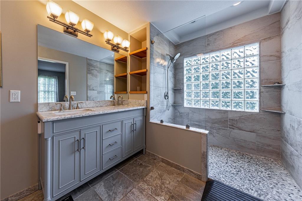 St Joseph, Missouri 64504, United States, 4 Bedrooms Bedrooms, ,3 BathroomsBathrooms,Residential,Active,37622