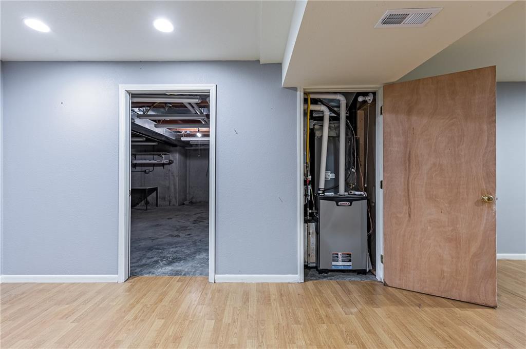 St Joseph, Missouri 64504, United States, 4 Bedrooms Bedrooms, ,3 BathroomsBathrooms,Residential,Active,37622