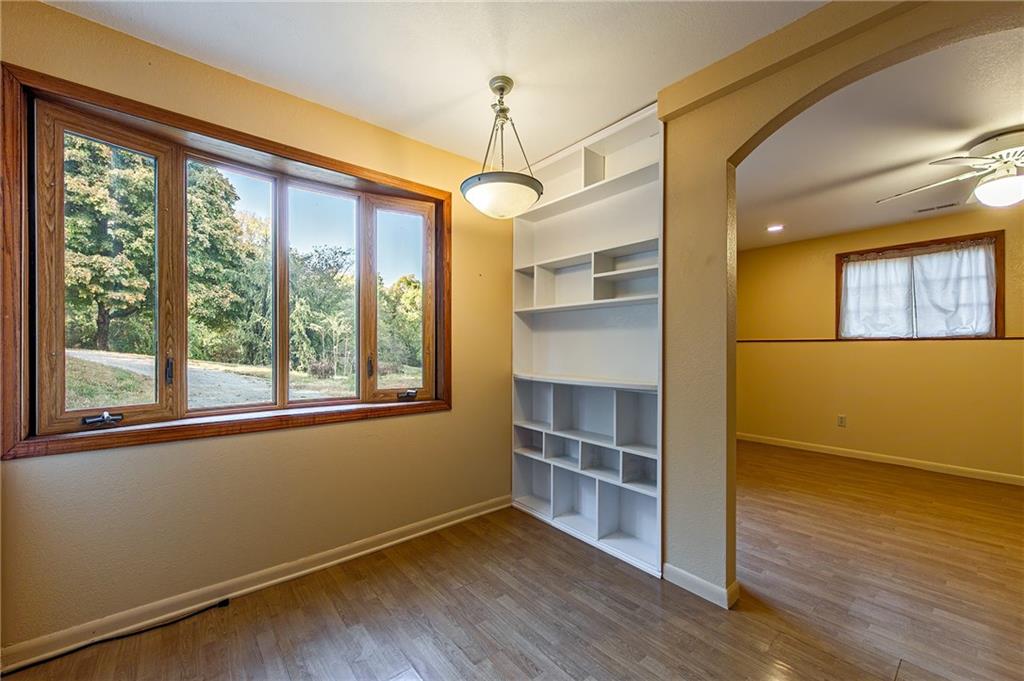 St Joseph, Missouri 64504, United States, 4 Bedrooms Bedrooms, ,3 BathroomsBathrooms,Residential,Active,37622