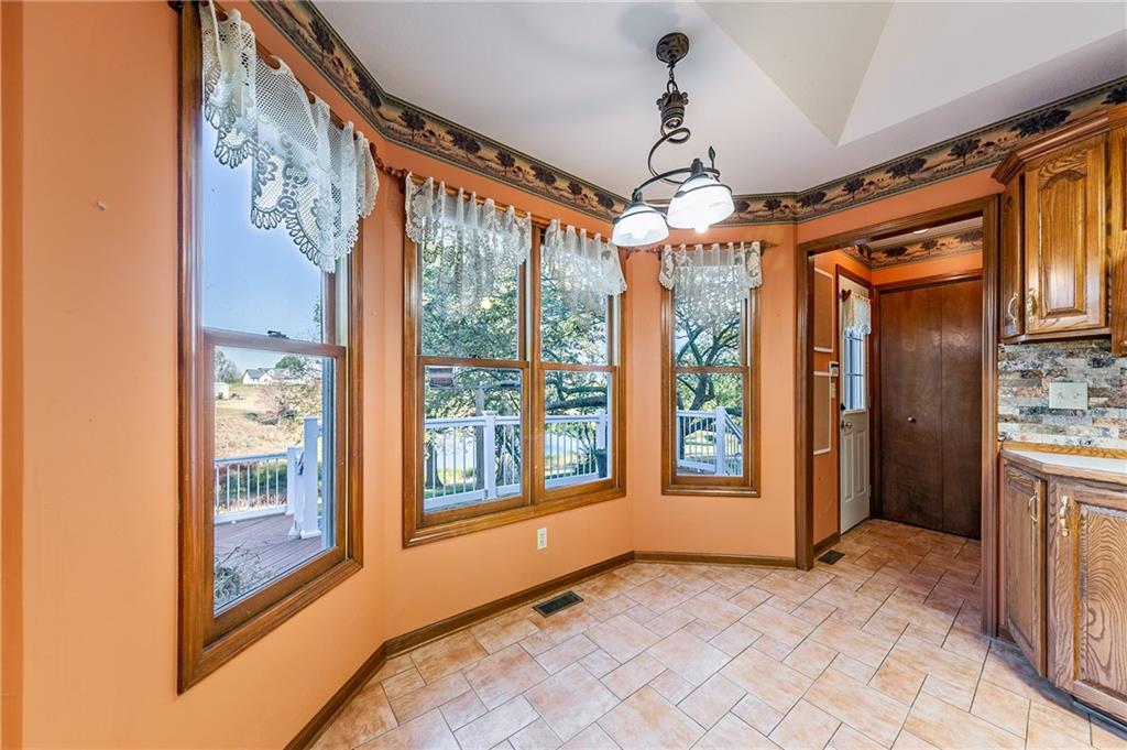 St Joseph, Missouri 64504, United States, 4 Bedrooms Bedrooms, ,3 BathroomsBathrooms,Residential,Active,37622