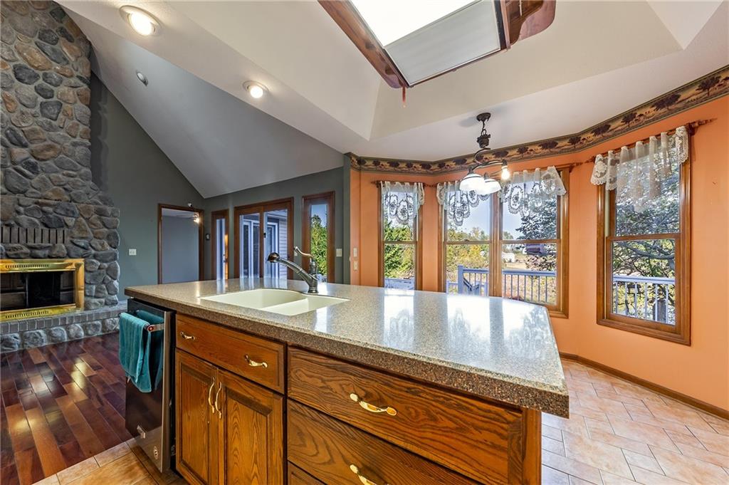 St Joseph, Missouri 64504, United States, 4 Bedrooms Bedrooms, ,3 BathroomsBathrooms,Residential,Active,37622