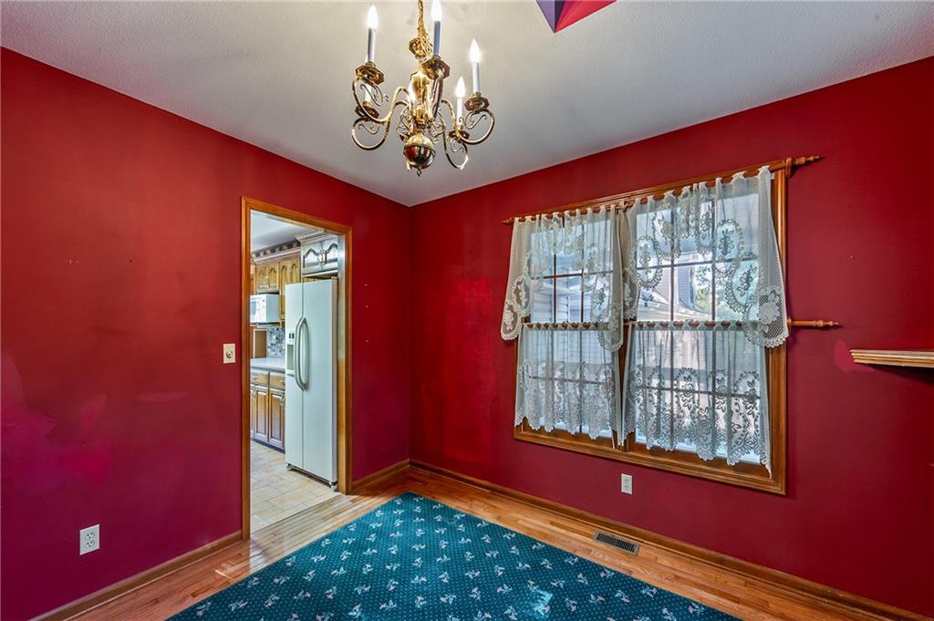 St Joseph, Missouri 64504, United States, 4 Bedrooms Bedrooms, ,3 BathroomsBathrooms,Residential,Active,37622