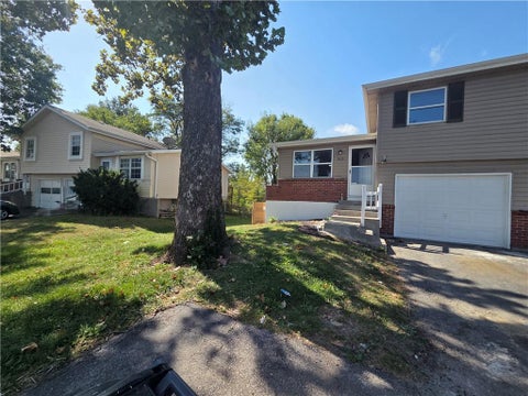 Photo of 909 N JAN MAR Street, Olathe, KS 66061 (MLS # 2646997)