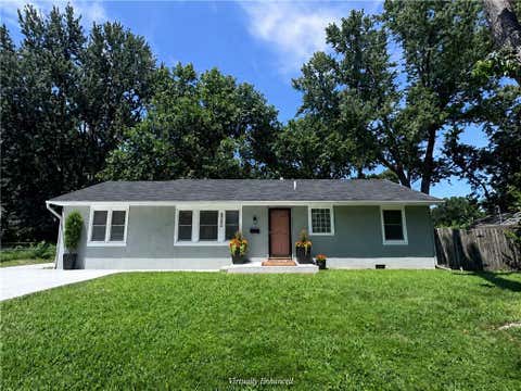 Photo of 5722 W 70th Terrace, Overland Park, KS 66204 (MLS # 2635562)