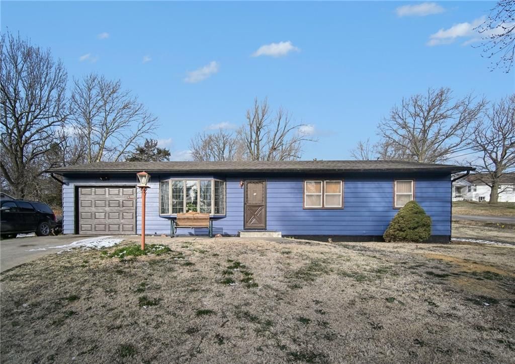 Photo of 17527 Bellevue Drive, Atchison, KS 66002 (MLS # 2607357)