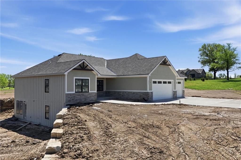 Photo of 9901 Stockdale Road, Liberty, MO 64068 (MLS # 2601153)