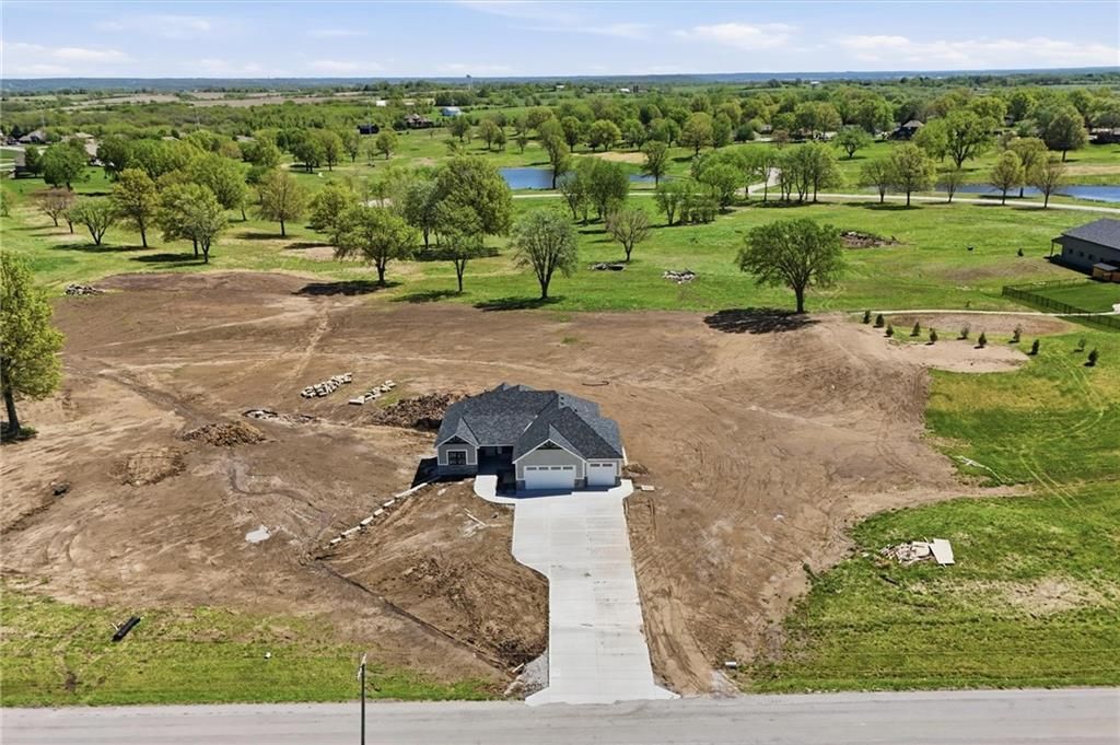 Photo of 9901 Stockdale Road, Liberty, MO 64068 (MLS # 2601153)