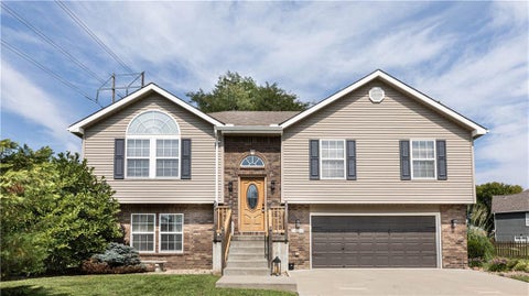 Photo of 1508 NW Pond Avenue, Grain Valley, MO 64029 (MLS # 2638838)