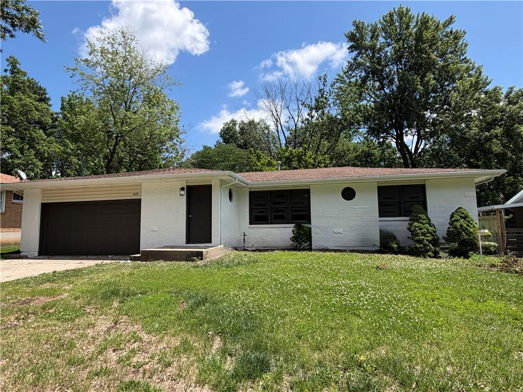 Photo of 1233 Old Manor Road, Liberty, MO 64068 (MLS # 2623806)