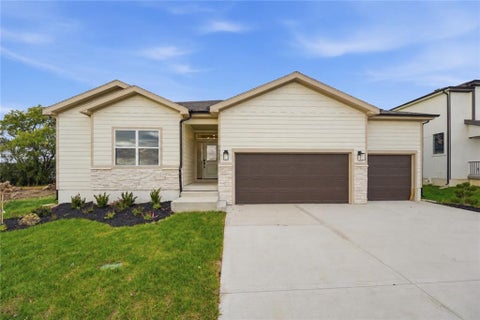 Photo of 18580 W 195th Street, Spring Hill, KS 66083 (MLS # 2648021)