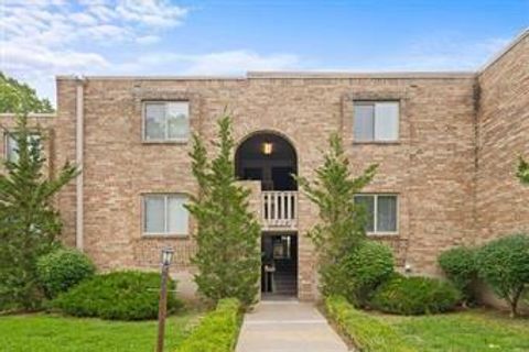 1714 E 97th Street B Kansas City MO 64131