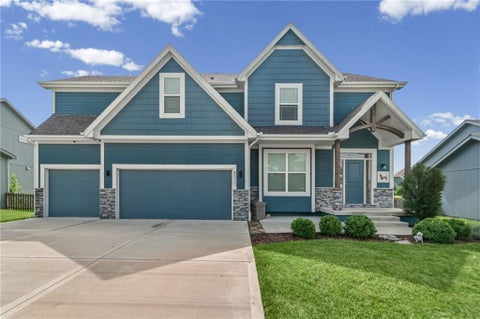 Photo of 8023 NE 102nd Street, Kansas City, MO 64157 (MLS # 2638494)