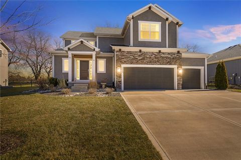 2939 SW Arbor Tree Drive Lee's Summit MO 64082