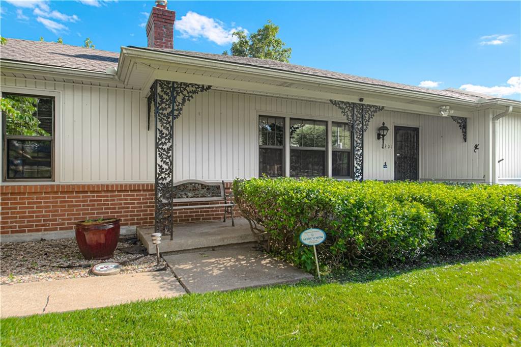 1301 W 100th Terrace