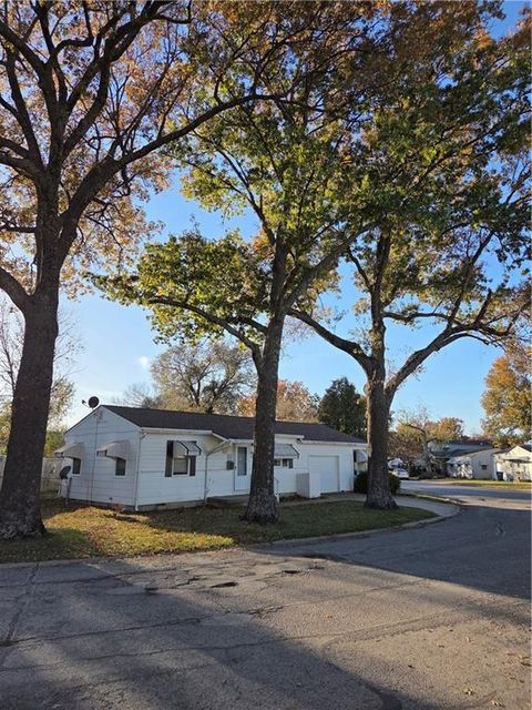 1711 Lockhart Lane Osawatomie KS 66064