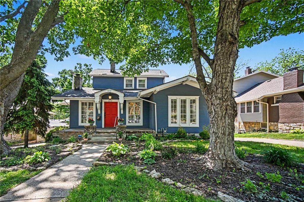 Photo of 2215 Nebraska Avenue, Kansas City, KS 66102 (MLS # 2618930)