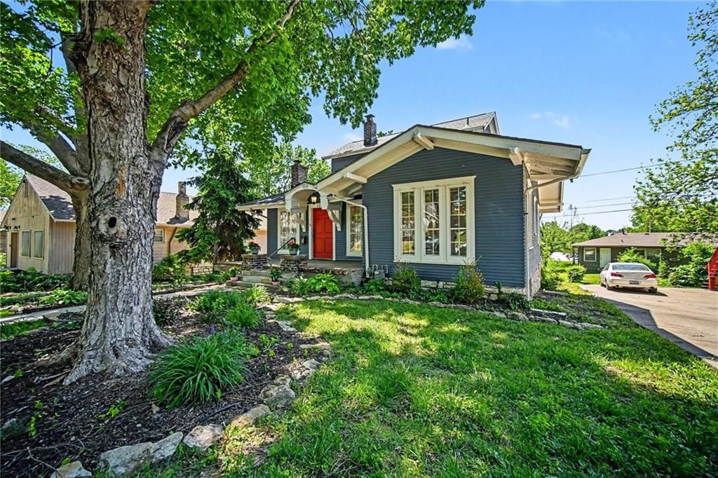 Photo of 2215 Nebraska Avenue, Kansas City, KS 66102 (MLS # 2618930)
