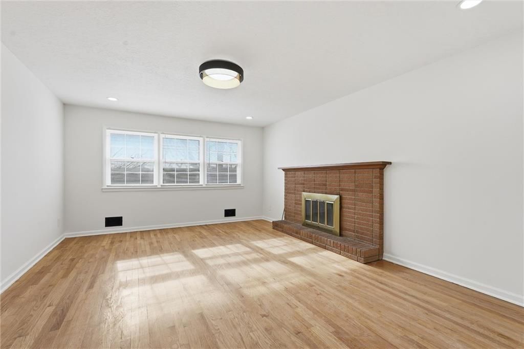 Photo of 9809 E 82nd Terrace, Raytown, MO 64138 (MLS # 2592743)