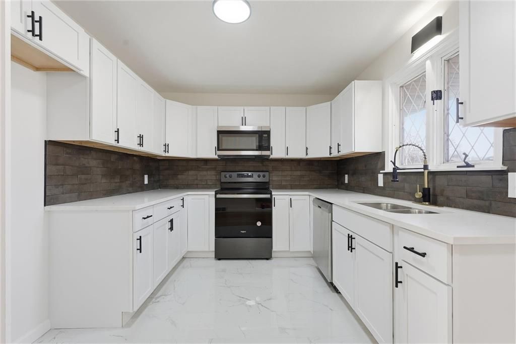 Photo of 9809 E 82nd Terrace, Raytown, MO 64138 (MLS # 2592743)