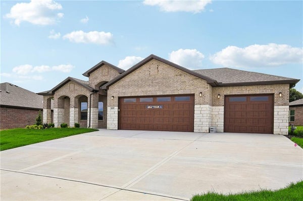 8435 PICKERING ST, SHAWNEE, KS 66227 - Image e2b5981fc801bb901ebd192df640174c/3612937313