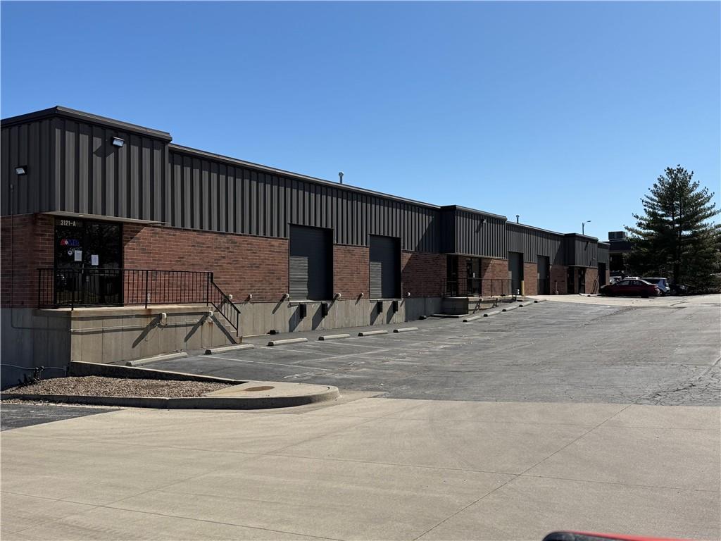 3121 S Dodgion Street