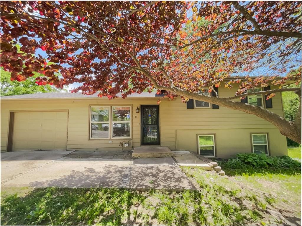 Photo of 17 Main Court, Liberty, MO 64068 (MLS # 2551375)