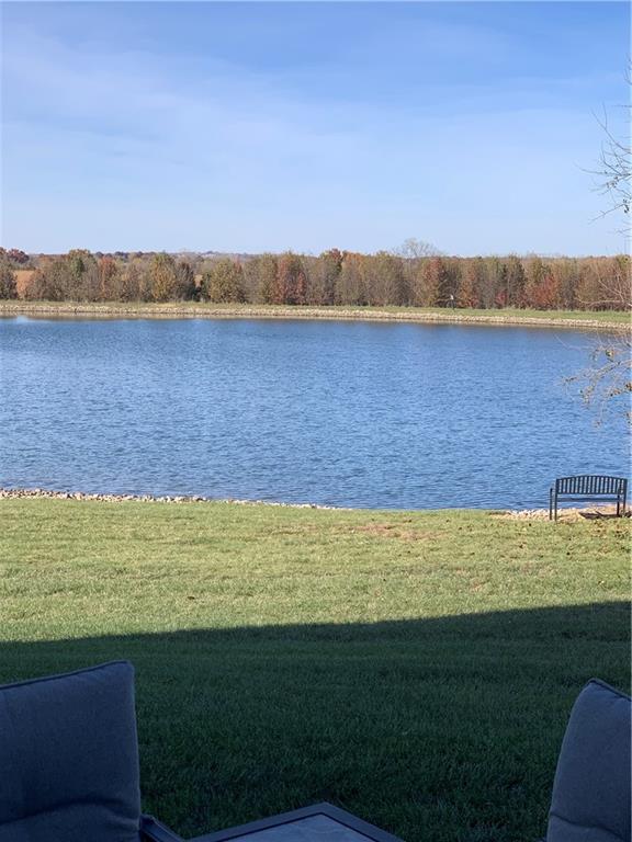 908 N White Oaks Lane