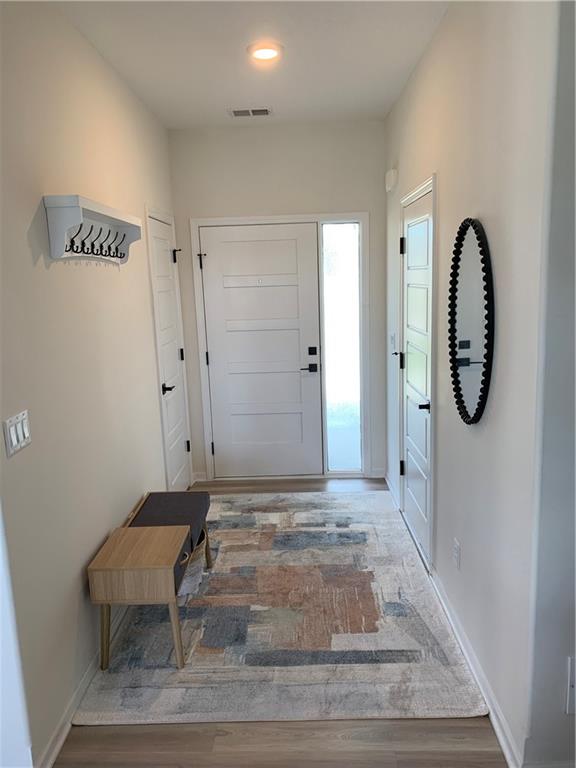 908 N White Oaks Lane