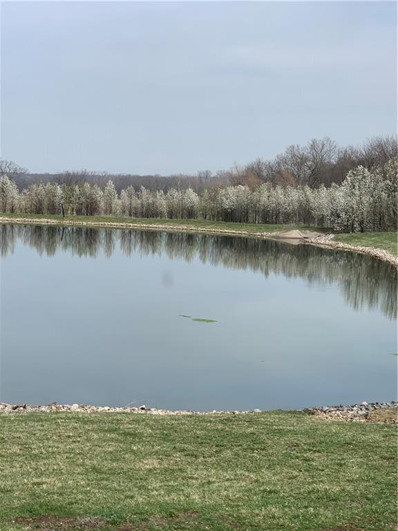 908 N White Oaks Lane