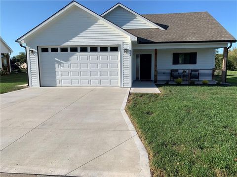 908 N White Oaks Lane Oak Grove MO 64075