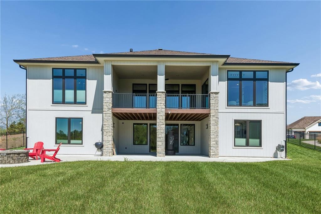Riverside, Missouri, 64150, United States, 4 Bedrooms Bedrooms, ,4 BathroomsBathrooms,Residential,Active,2043438